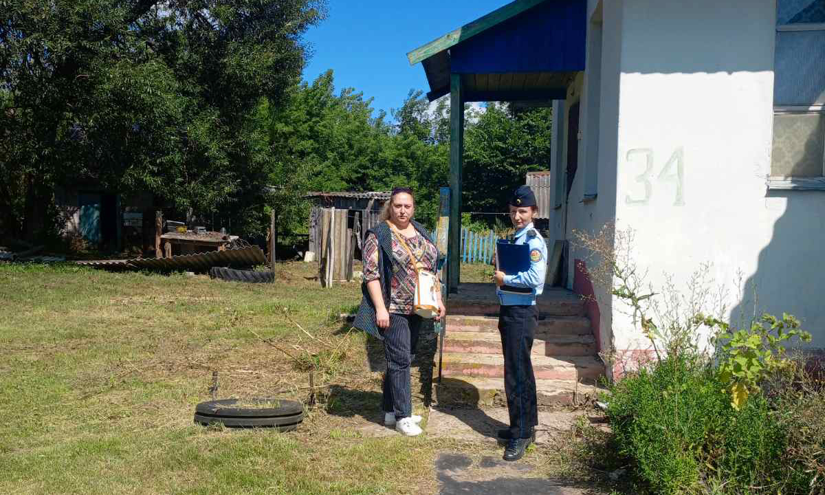 В Славгороде сотрудники МОЦИС совместно с судебным исполнителем посетили должников за ЖКУ