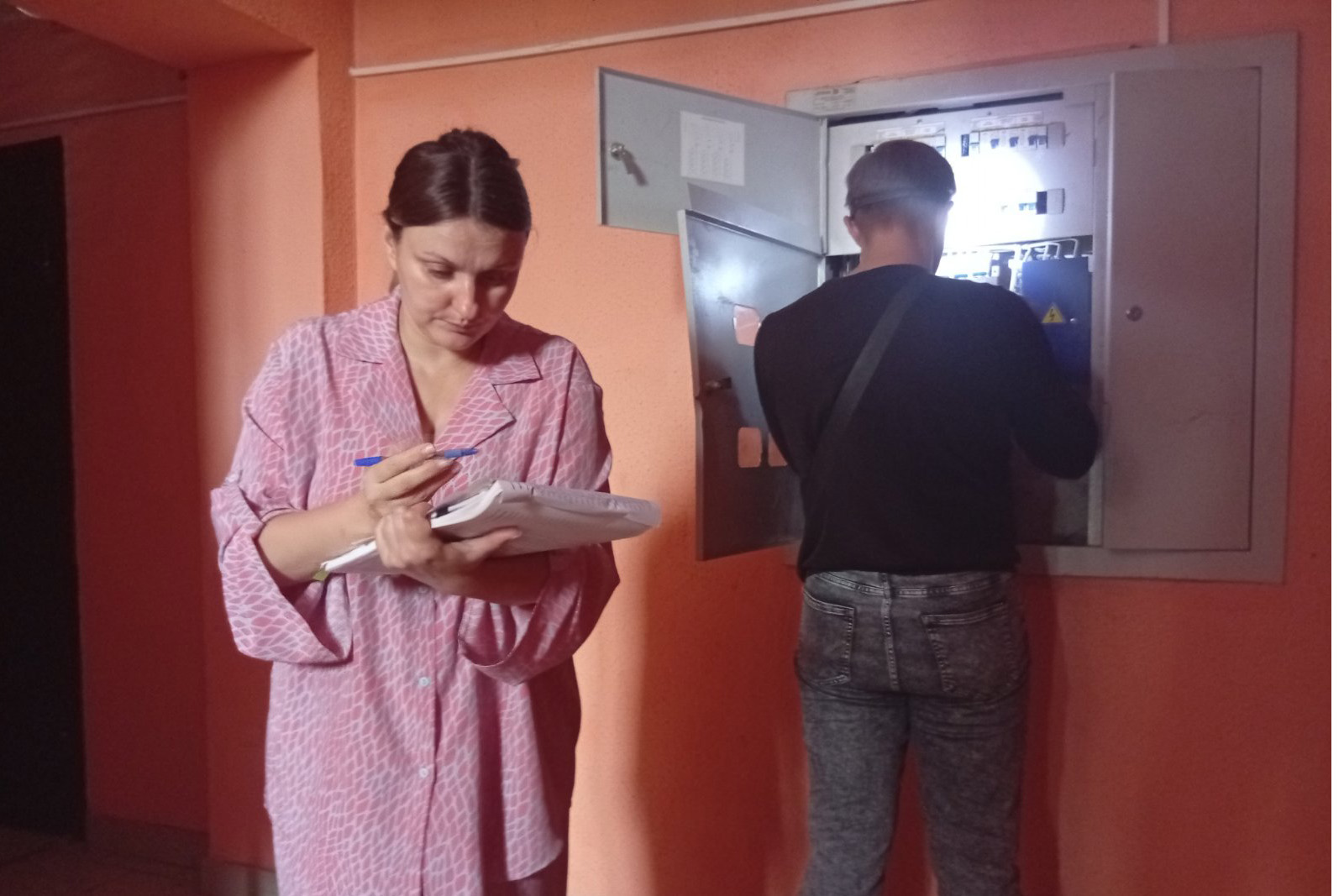 Сотрудники ОРПО г.Кировска посетили должников за ЖКУ